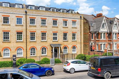 1 bedroom ground floor flat for sale, New Road, Rochester, Kent