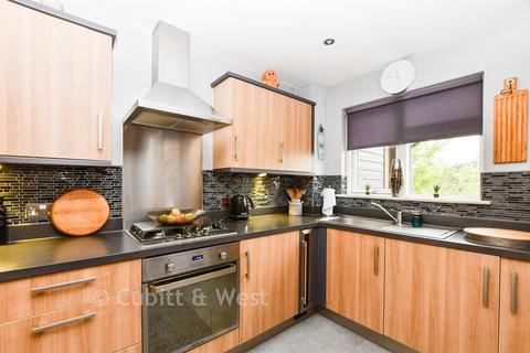 undefined, 5 Whitmore Way, Horley RH6