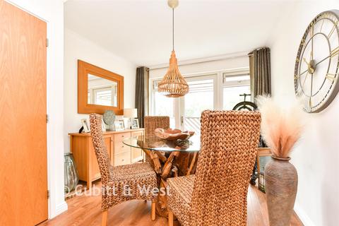 undefined, 5 Whitmore Way, Horley RH6