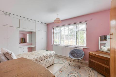 5 Greystone Close, South Croydon, CR2 8PP