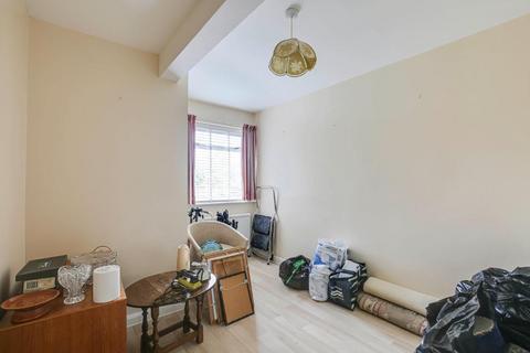 5 Greystone Close, South Croydon, CR2 8PP