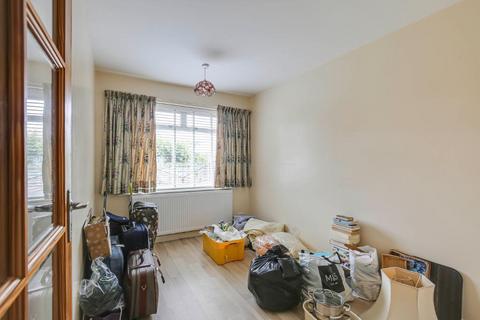5 Greystone Close, South Croydon, CR2 8PP