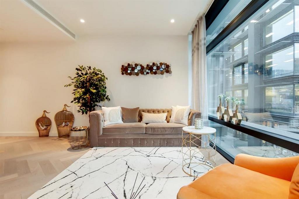 Ae0ee7752c4ed678cbc9d471ad37804d full.jpg