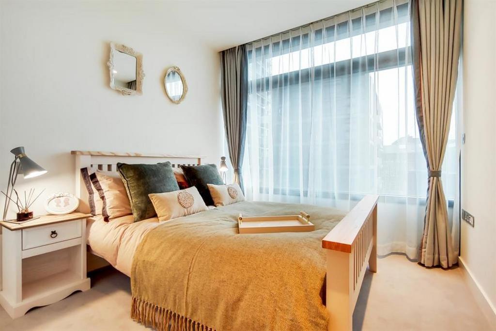 2a079a1ad8c084d373b9ad0e4b7e3a20 full.jpg