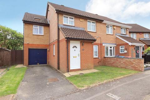 4 bedroom semi-detached house for sale, Pettingrew Close, Walnut Tree, Miton Keynes, Bucks, MK7