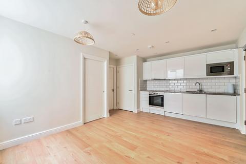 Flat 3, 1b Cricket Green, Mitcham, CR4 4LB