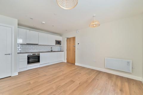 Flat 3, 1b Cricket Green, Mitcham, CR4 4LB