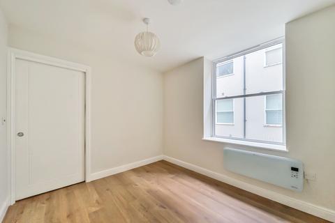 Flat 3, 1b Cricket Green, Mitcham, CR4 4LB