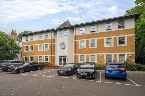 Flat 3, 1b Cricket Green, Mitcham, CR4 4LB