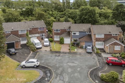 4 bedroom end of terrace house for sale, Rugby Drive, Macclesfield SK10