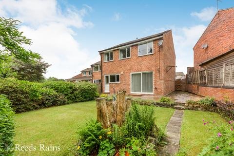 4 bedroom end of terrace house for sale, Rugby Drive, Macclesfield SK10