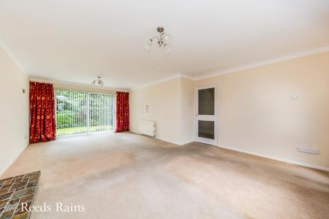 4 bedroom end of terrace house for sale, Rugby Drive, Macclesfield SK10