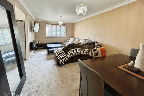 2 bedroom apartment for sale, Lingwell Park, Cheshire WA8