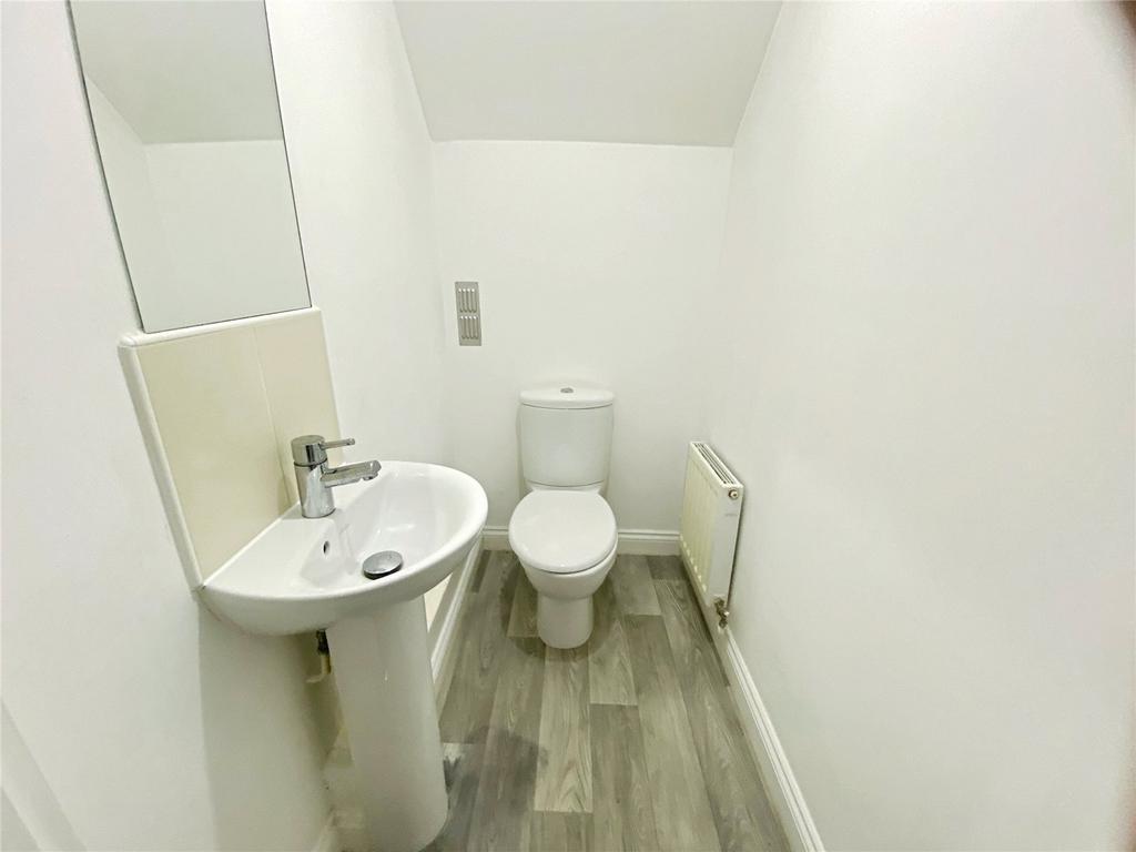 Cloakroom/Wc