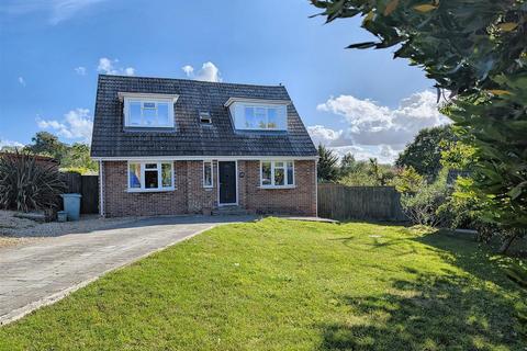 3 bedroom detached house for sale, Seaview, PO34 5AS