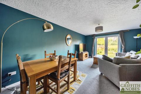 5 Coach Close, Berkeley, GL13 9EJ