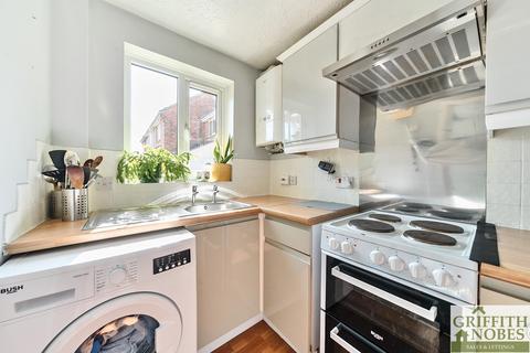 5 Coach Close, Berkeley, GL13 9EJ