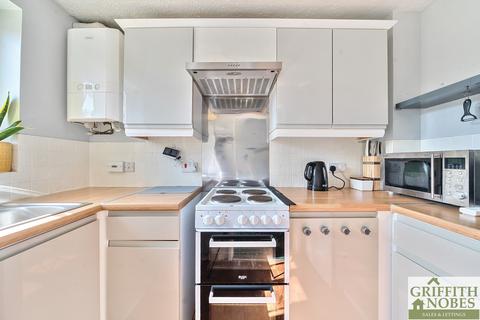 5 Coach Close, Berkeley, GL13 9EJ