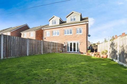 1 Ardsley Falls Close, East Ardsley, Wakefield, WF3 2FB
