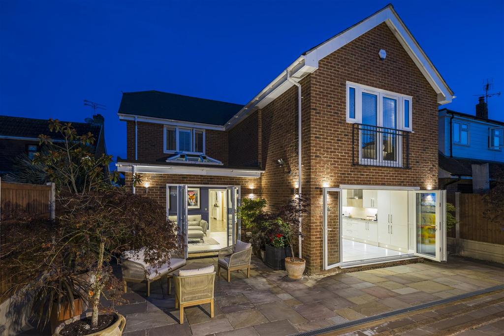 Prince Edward Road Billericay CM11 4 Bed Detached House 875 000 prince-edward-road-billericay-cm11-4-bed-detached-house-875-000