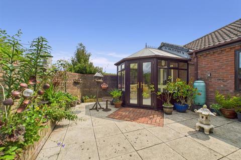 2 bedroom terraced bungalow for sale, 9 Meadowbrook Court, Twmpath Lane, Gobowen, Oswestry