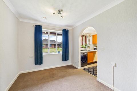 2 bedroom terraced bungalow for sale, 9 Meadowbrook Court, Twmpath Lane, Gobowen, Oswestry