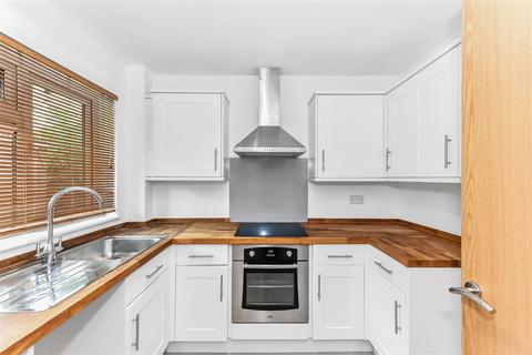 1 bedroom ground floor flat for sale, Beresford Road, North Chingford