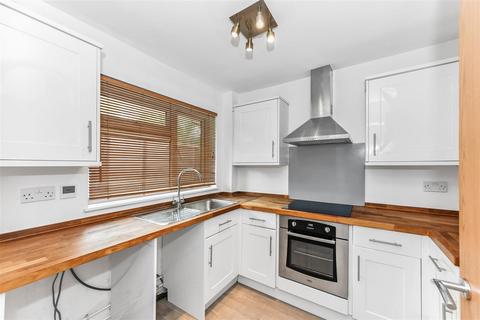 1 bedroom ground floor flat for sale, Beresford Road, North Chingford