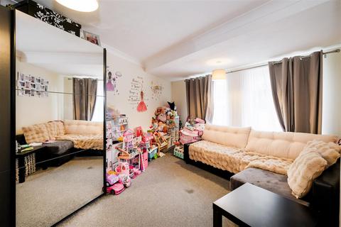 1 bedroom ground floor flat for sale, Cart Lane, North Chingford