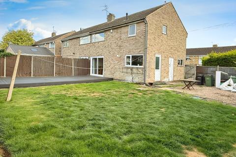 3 bedroom semi-detached house for sale, Briar Meads, Oadby, LE2