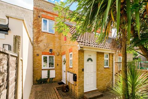 1 bedroom flat for sale, Cart Lane, North Chingford