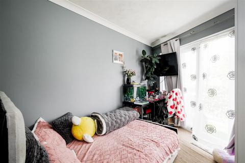 1 bedroom flat for sale, Cart Lane, North Chingford