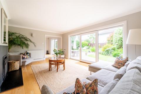 14 Manor Way, Failand, Bristol, BS8 3UY
