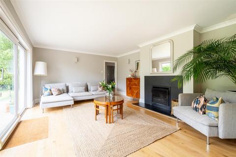 14 Manor Way, Failand, Bristol, BS8 3UY