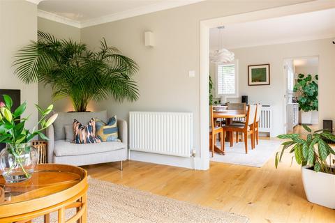 14 Manor Way, Failand, Bristol, BS8 3UY