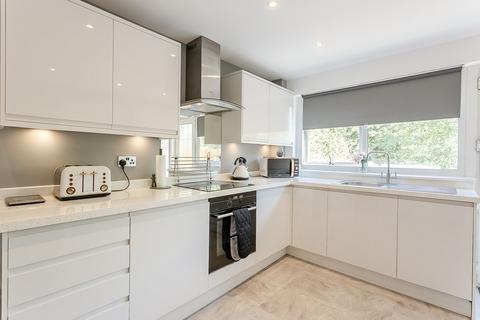 21 Laverock Drive, Penicuik, EH26 0JL