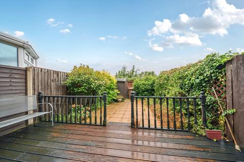 30 Iverhurst Close, Bexleyheath, DA6 8HY
