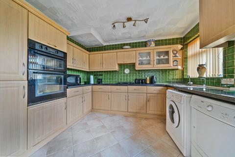 30 Iverhurst Close, Bexleyheath, DA6 8HY