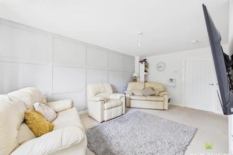 3 bedroom semi-detached house for sale, Coracle Close, Shrewsbury
