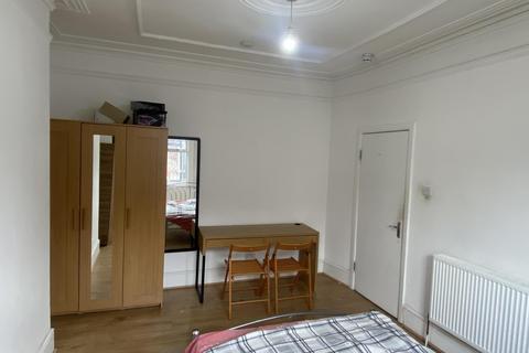 undefined, Westbury Avenue, Wood Green, N22