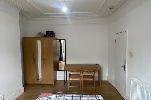 undefined, Westbury Avenue, Wood Green, N22