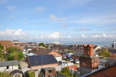 2 bedroom end of terrace house to rent, Cowes PO31