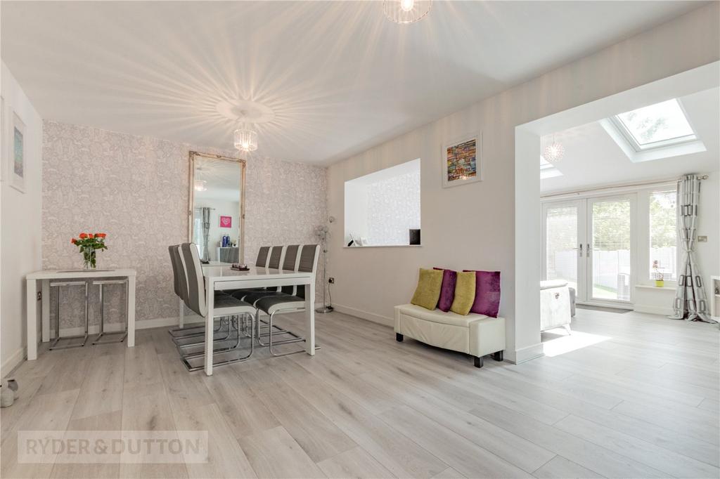 Lounge/Dining Room