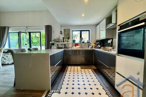 5 bedroom semi-detached house for sale, Portland Street, Southport, PR8 1LJ