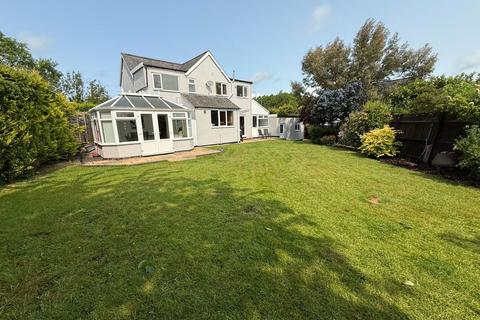 4 bedroom detached house for sale, Alcester Road, Hollywood, B47 5NR