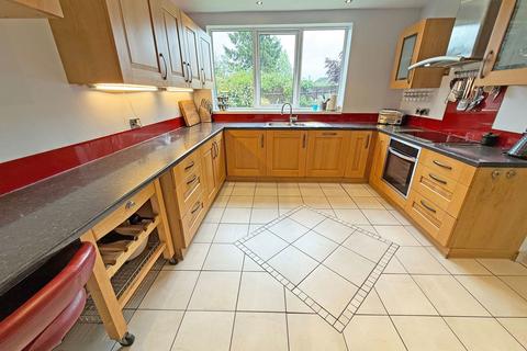 4 bedroom detached house for sale, Alcester Road, Hollywood, B47 5NR