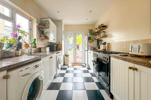 342 Central Avenue, Southend-on-sea, SS2 4EG
