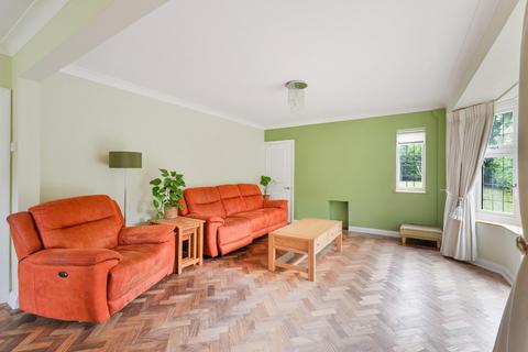 undefined, Woodcote Hurst, Epsom