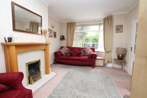 16 Leafield Crescent, Bradford, BD2 3SQ
