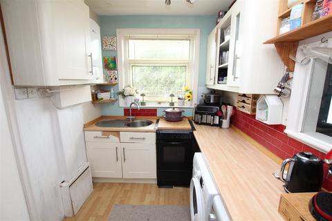 16 Leafield Crescent, Bradford, BD2 3SQ
